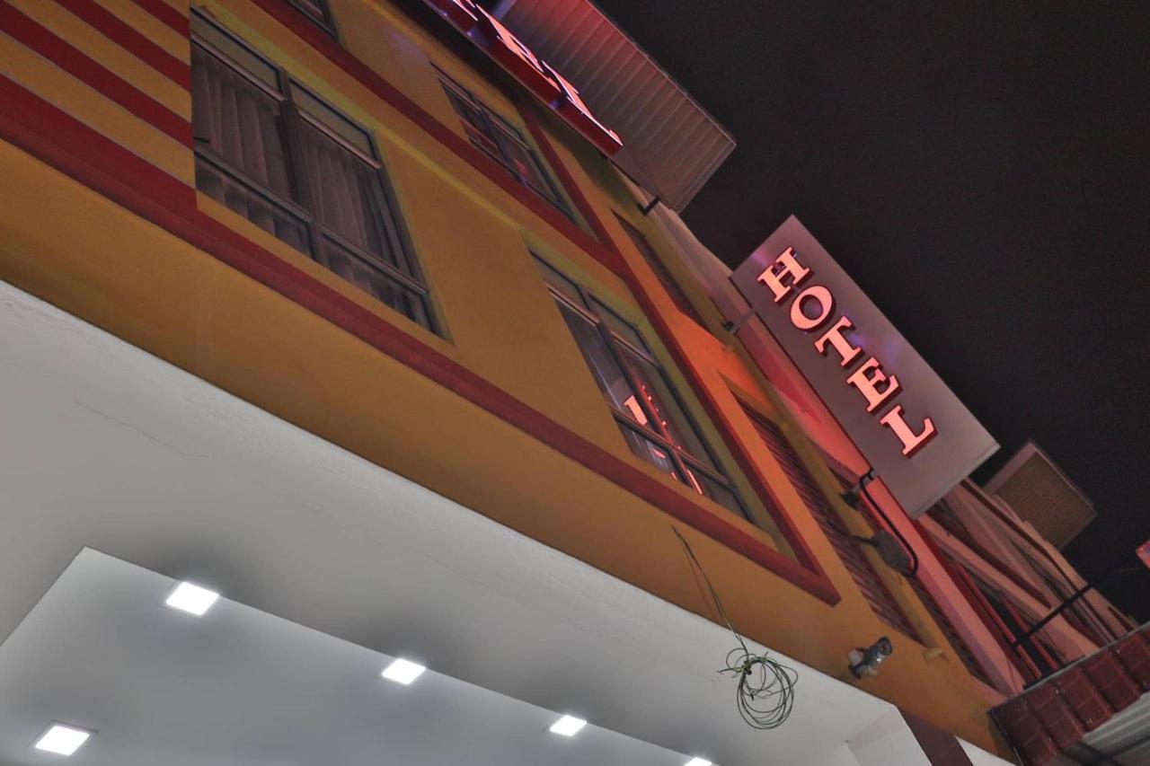 ספאנג S Rose Hotel מראה חיצוני תמונה